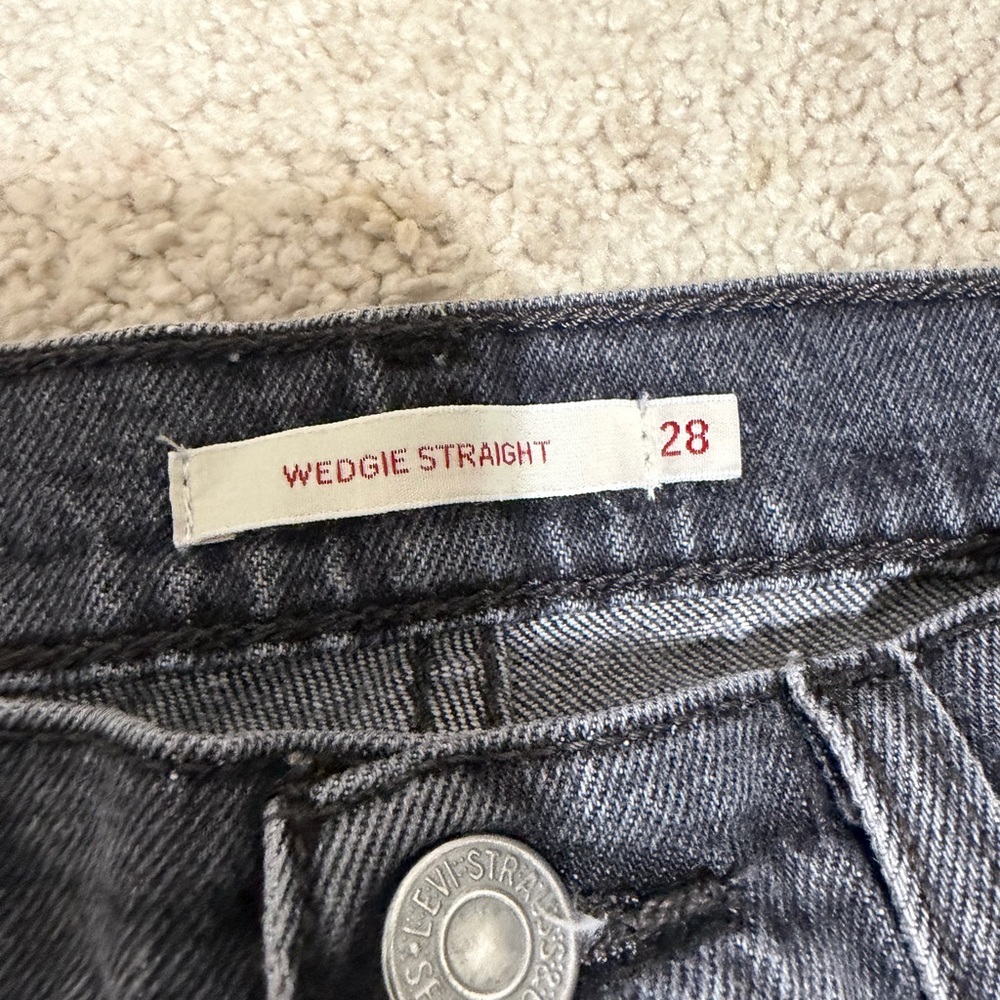 🔥SALE🔥Levi's Women's Wedgie Straight Jeans - Picture 3 of 3